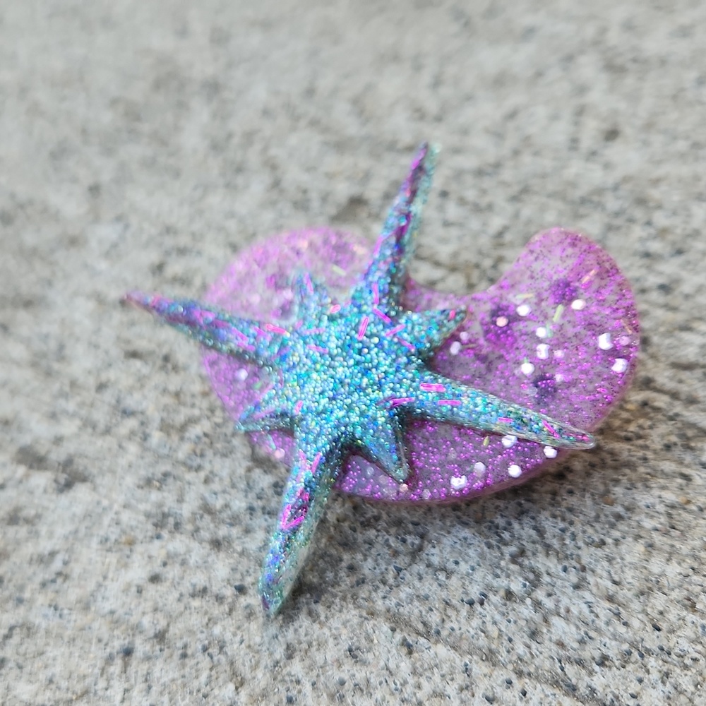 atomic resin brooch - Picture 7 of 7